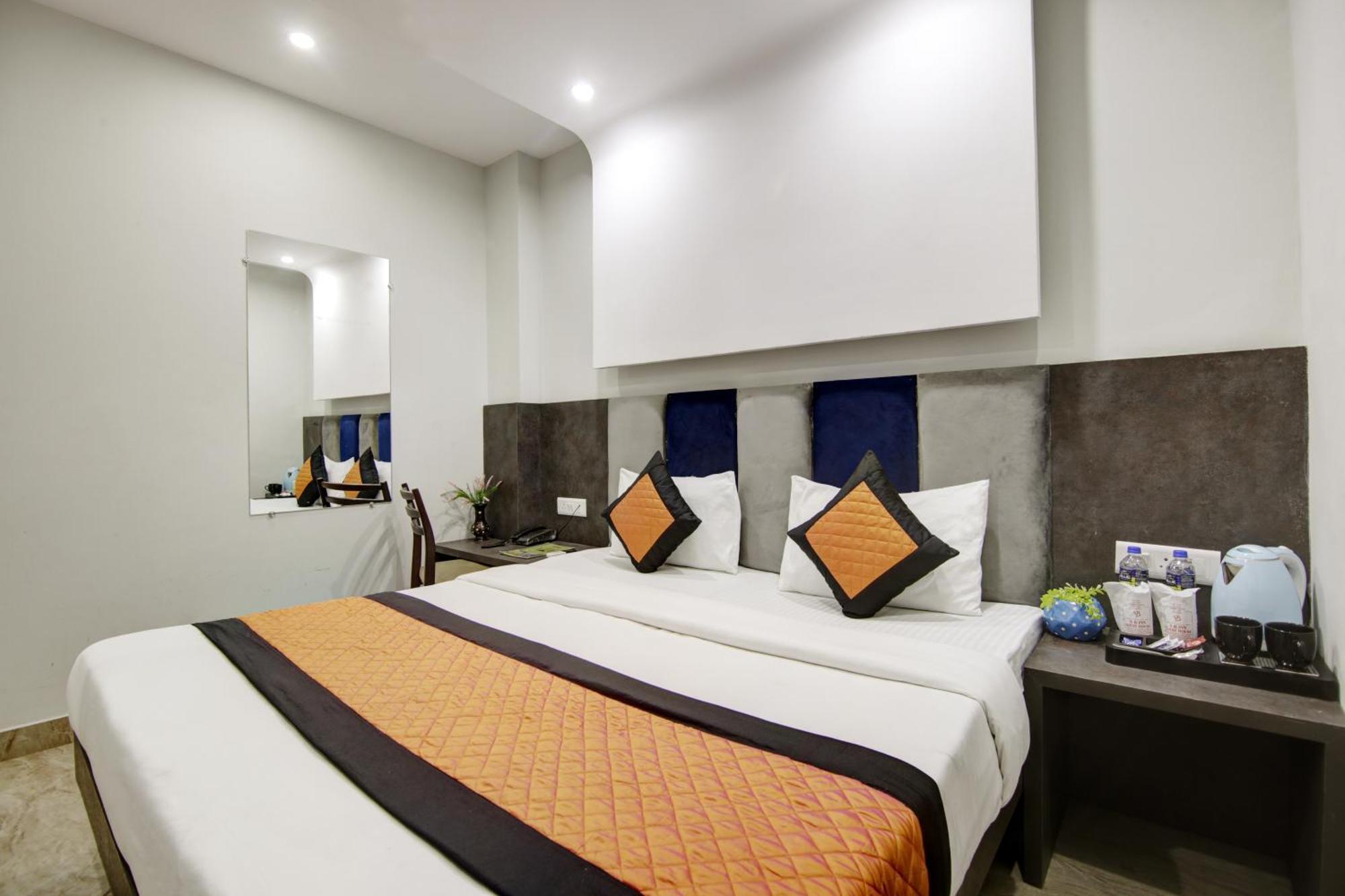 Hotel S B Inn - Near New Delhi Railway Station Paharganj エクステリア 写真