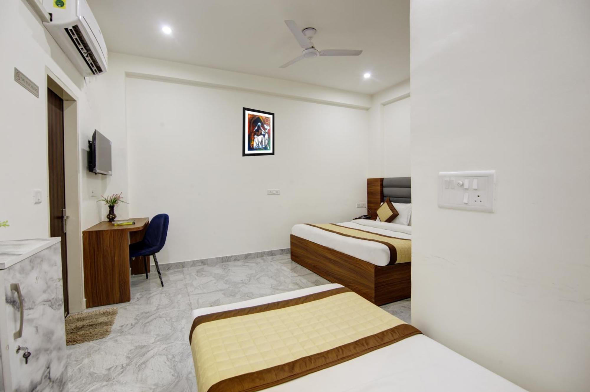 Hotel S B Inn - Near New Delhi Railway Station Paharganj エクステリア 写真