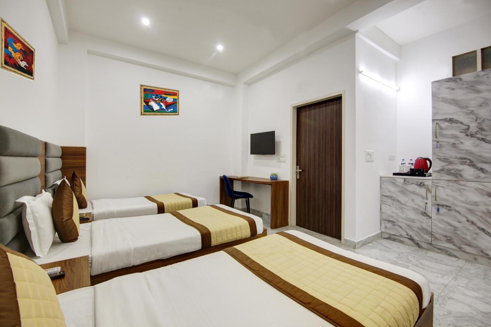 Hotel S B Inn - Near New Delhi Railway Station Paharganj エクステリア 写真