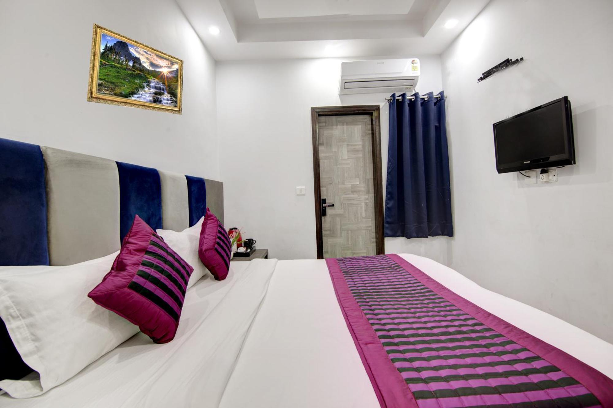 Hotel S B Inn - Near New Delhi Railway Station Paharganj エクステリア 写真