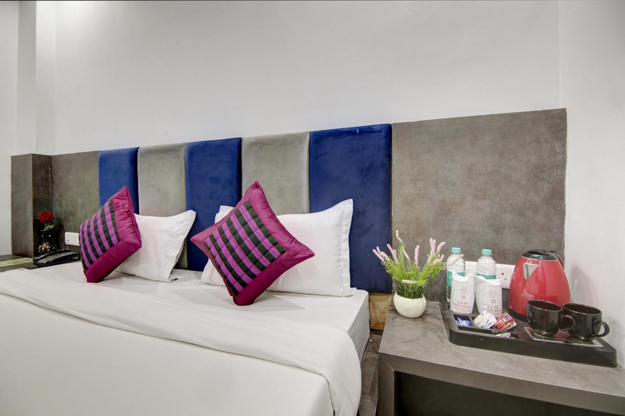 Hotel S B Inn - Near New Delhi Railway Station Paharganj エクステリア 写真