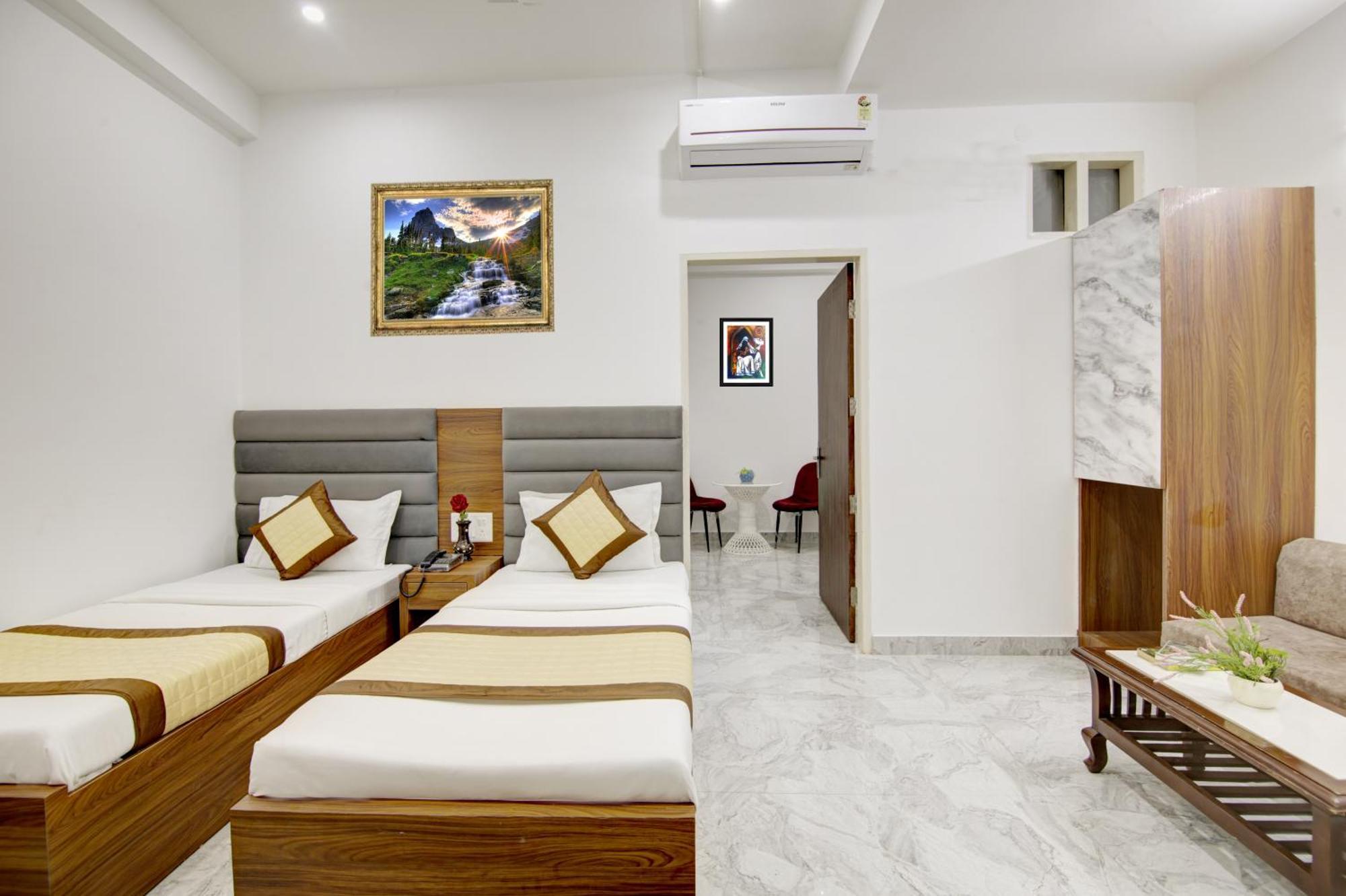 Hotel S B Inn - Near New Delhi Railway Station Paharganj エクステリア 写真