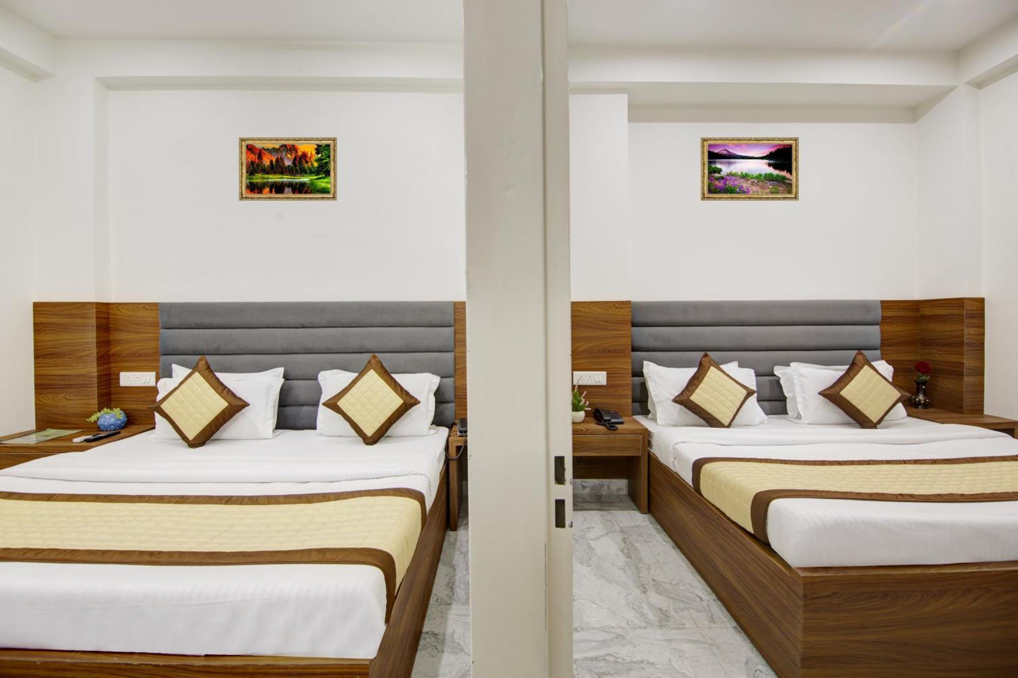 Hotel S B Inn - Near New Delhi Railway Station Paharganj エクステリア 写真