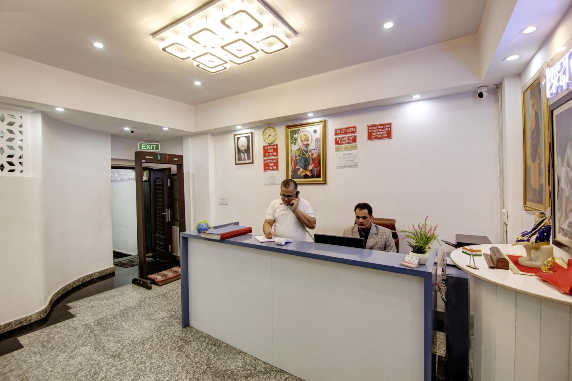 Hotel S B Inn - Near New Delhi Railway Station Paharganj エクステリア 写真