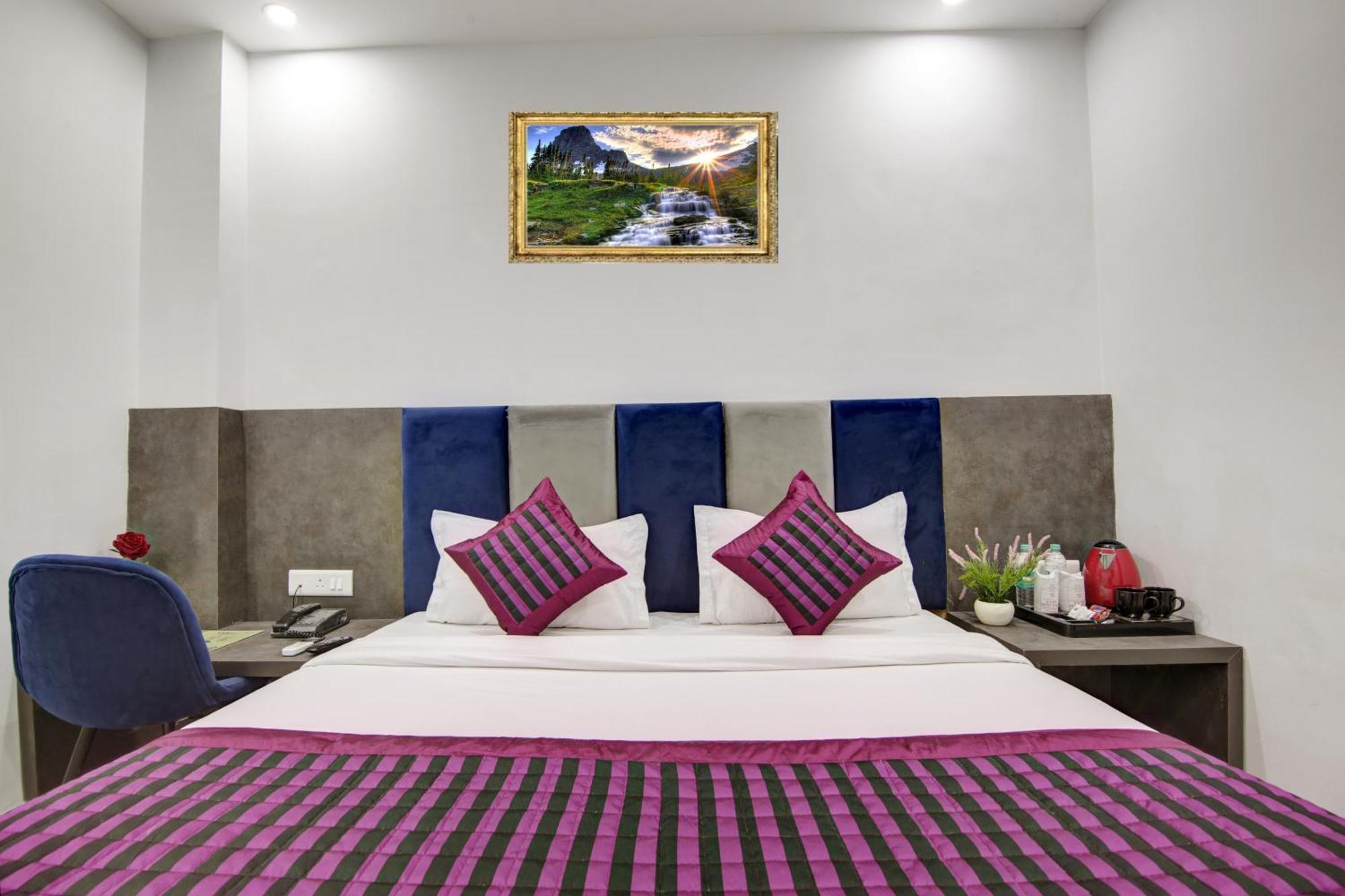 Hotel S B Inn - Near New Delhi Railway Station Paharganj エクステリア 写真