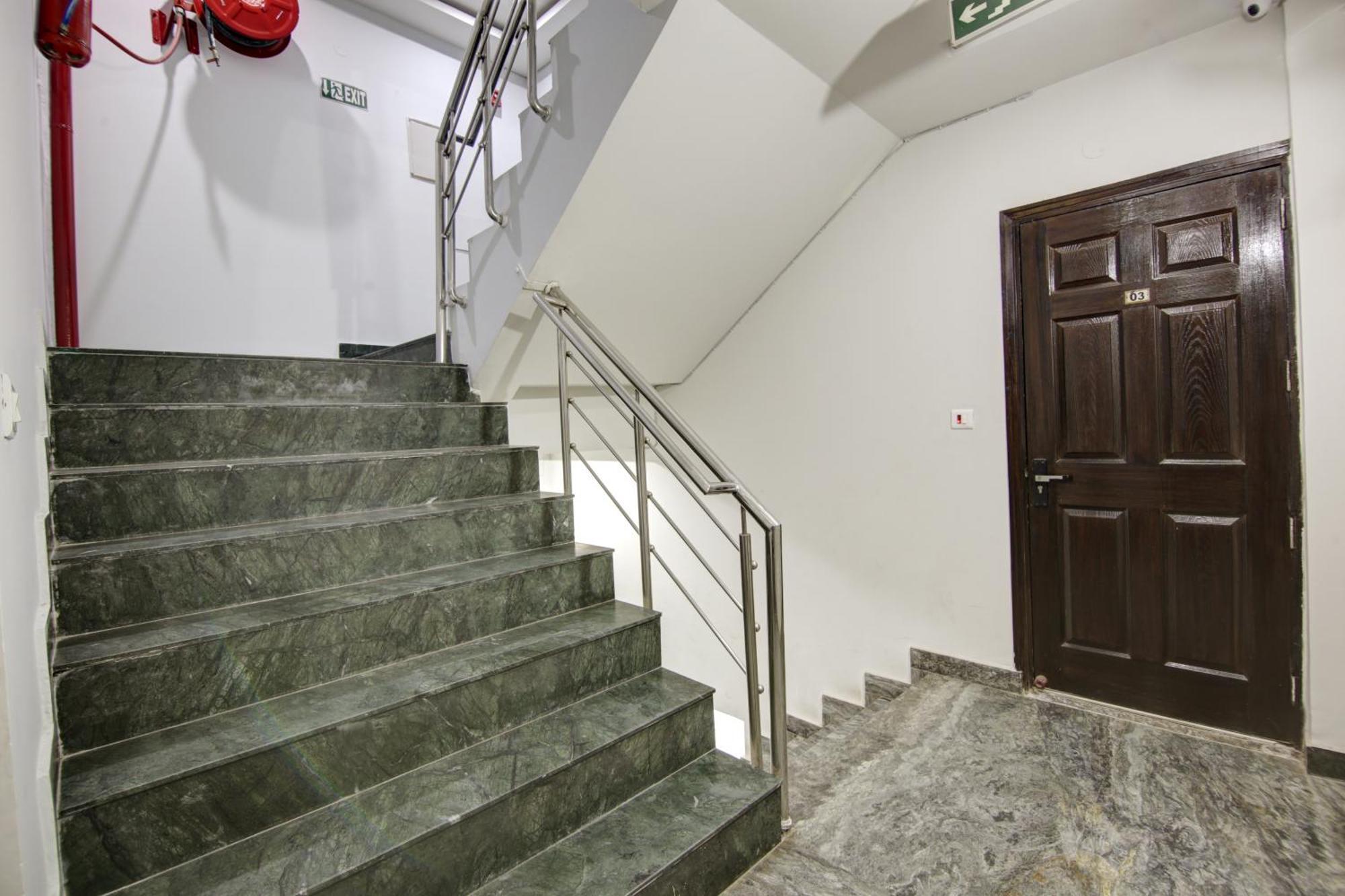 Hotel S B Inn - Near New Delhi Railway Station Paharganj エクステリア 写真