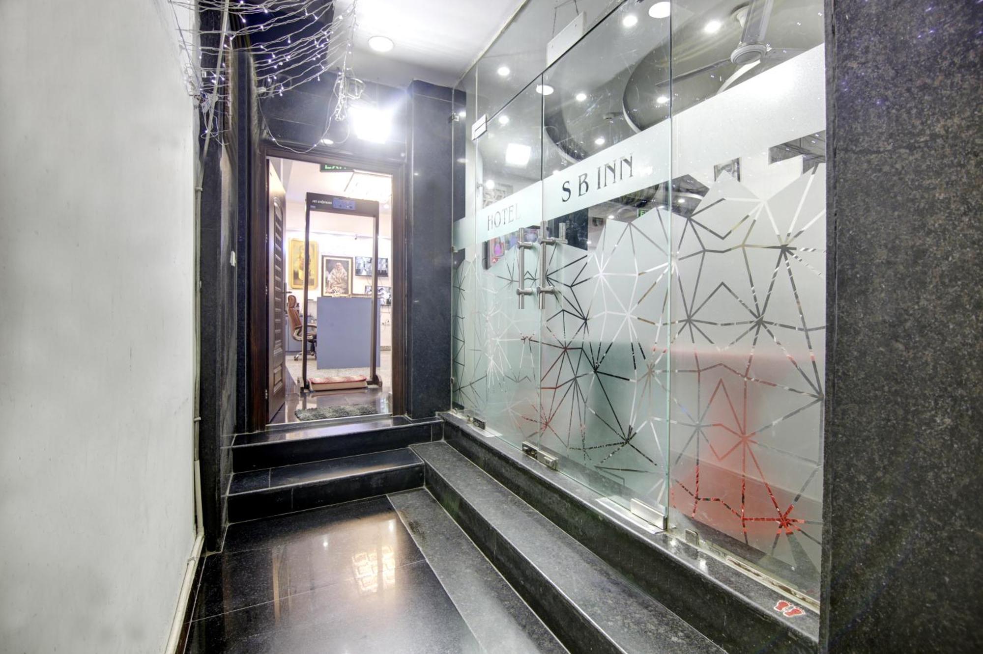 Hotel S B Inn - Near New Delhi Railway Station Paharganj エクステリア 写真