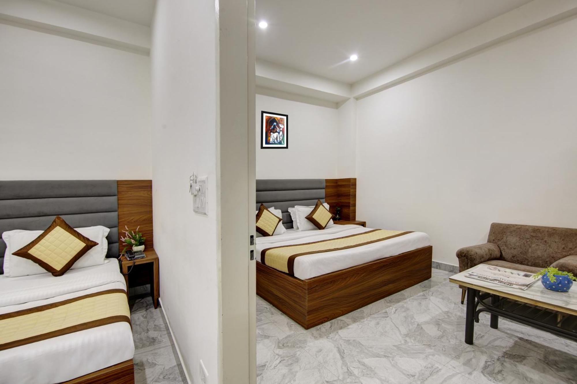 Hotel S B Inn - Near New Delhi Railway Station Paharganj エクステリア 写真