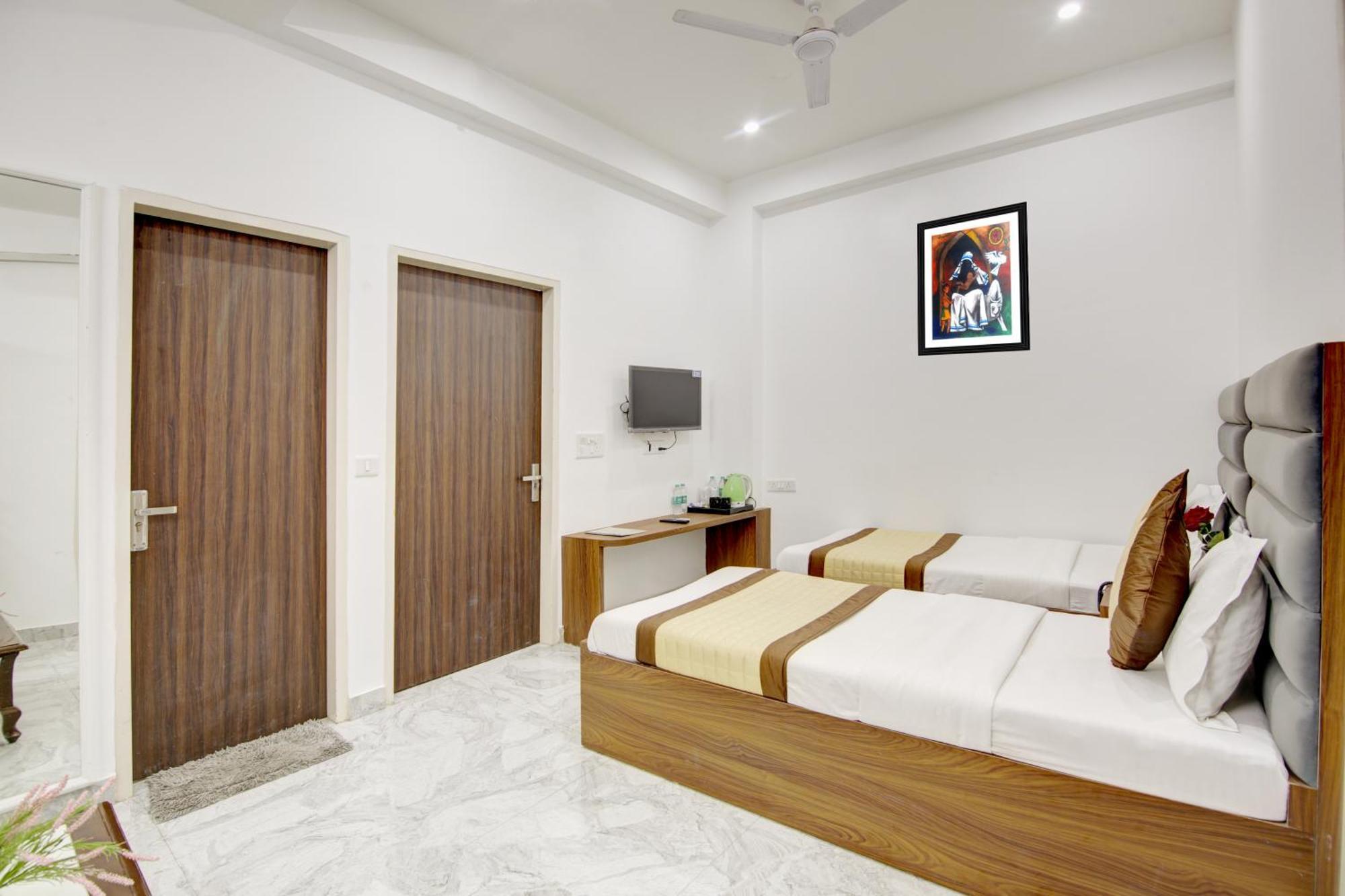 Hotel S B Inn - Near New Delhi Railway Station Paharganj エクステリア 写真