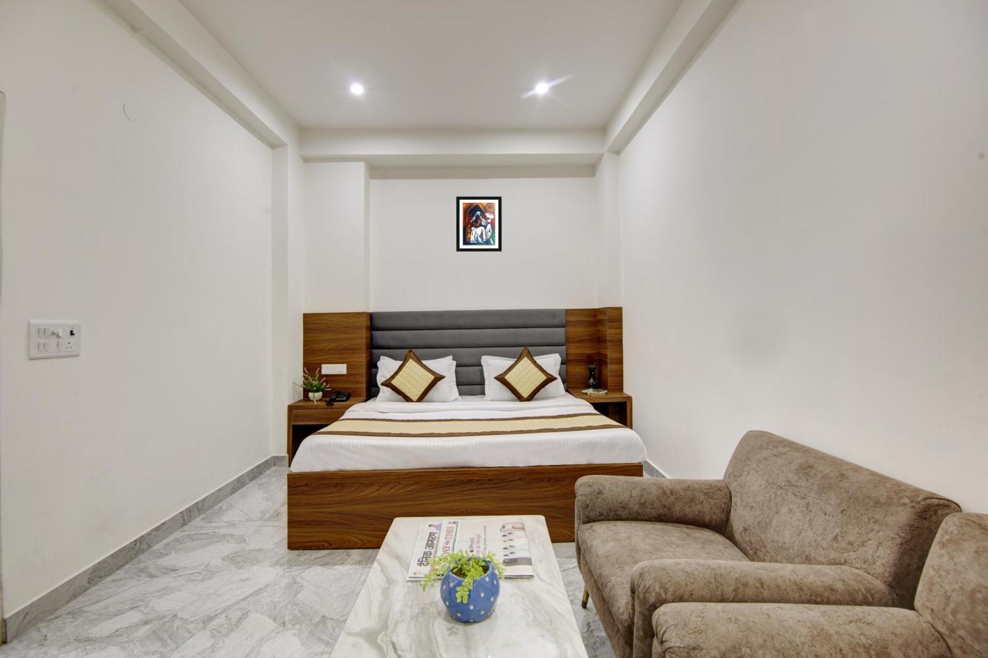 Hotel S B Inn - Near New Delhi Railway Station Paharganj エクステリア 写真