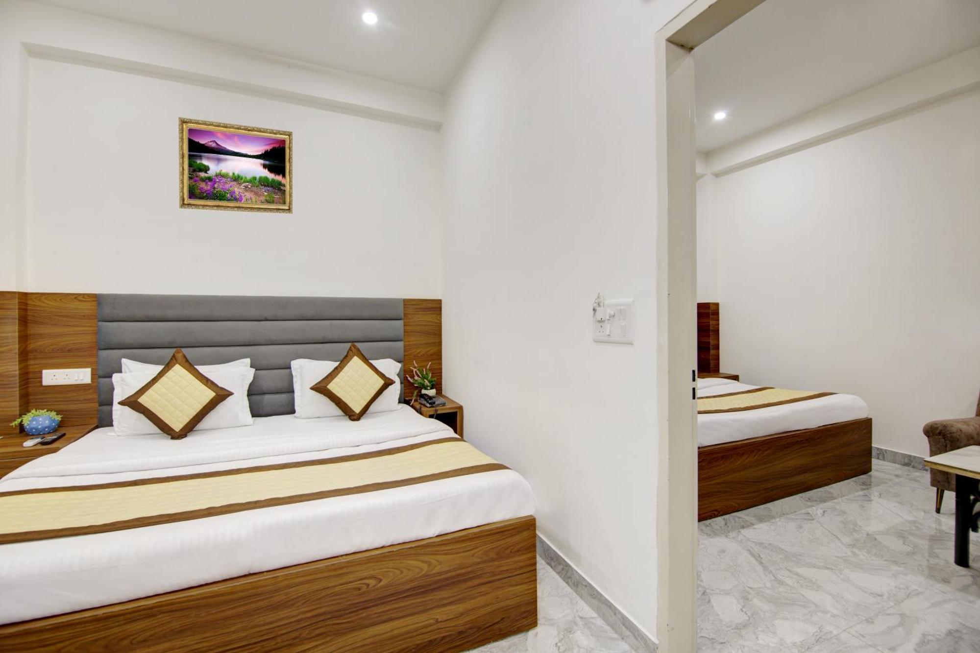 Hotel S B Inn - Near New Delhi Railway Station Paharganj エクステリア 写真