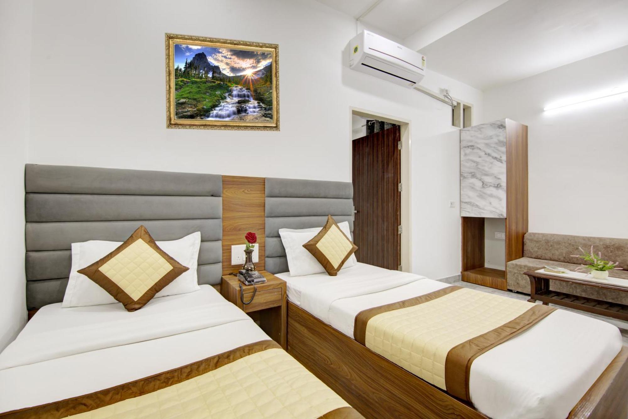 Hotel S B Inn - Near New Delhi Railway Station Paharganj エクステリア 写真