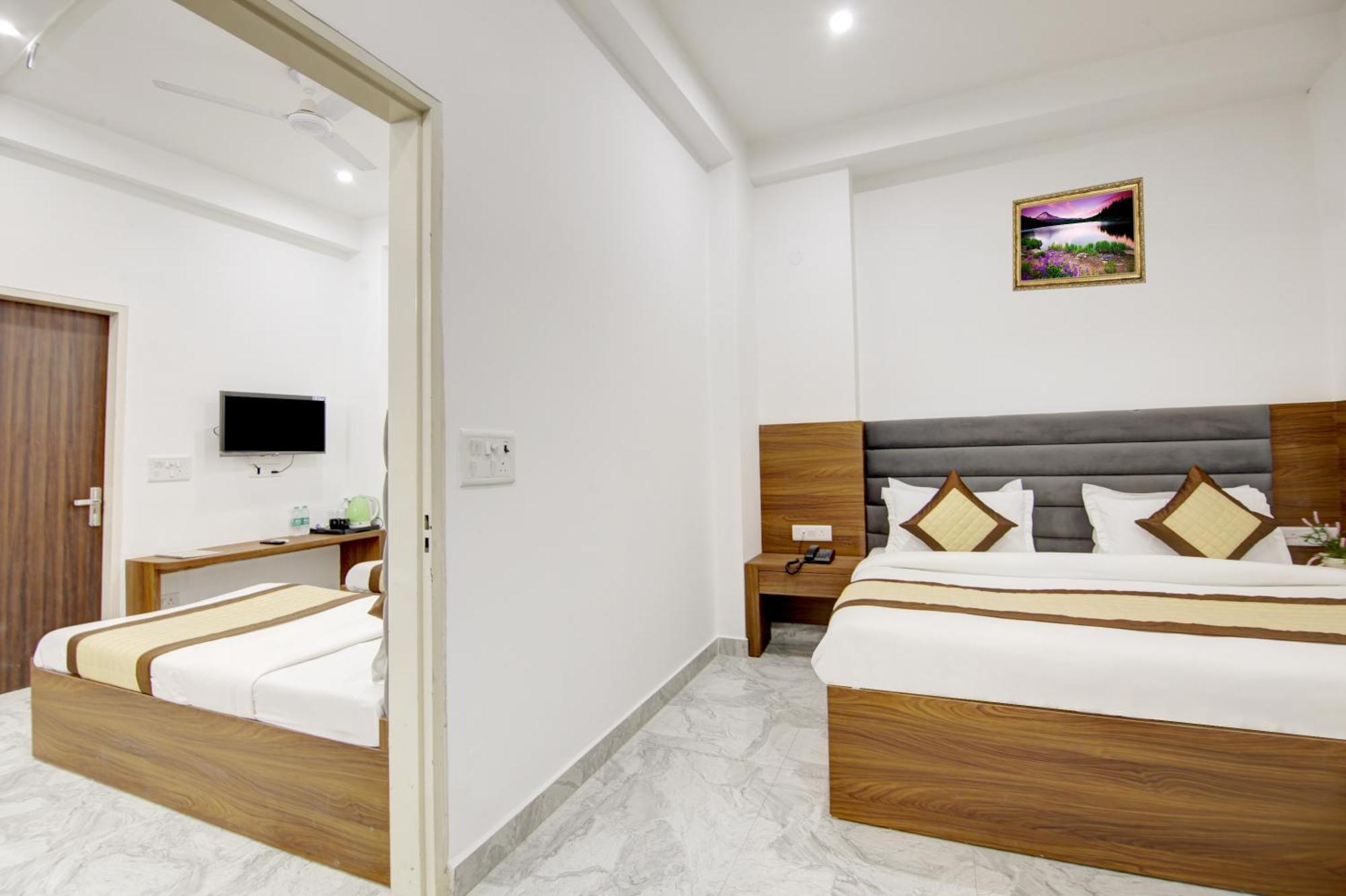 Hotel S B Inn - Near New Delhi Railway Station Paharganj エクステリア 写真