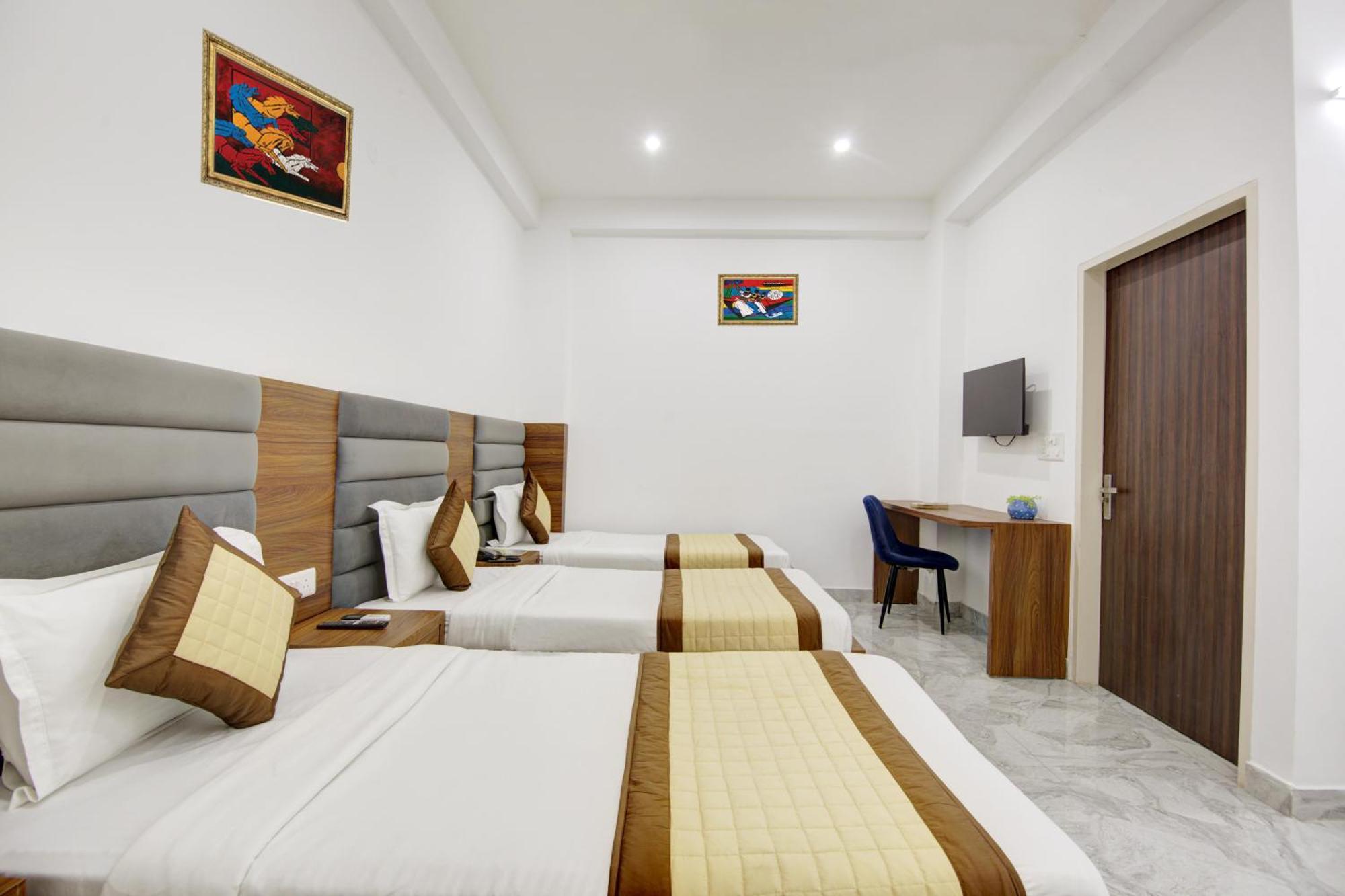 Hotel S B Inn - Near New Delhi Railway Station Paharganj エクステリア 写真